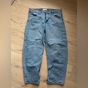 Abercrombie & Fitch Mid Rise Barrel Jeans